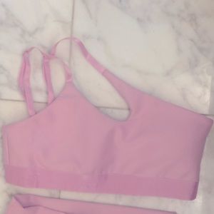 ALO All Nighter Airlift Bra in Sugarplum Pink